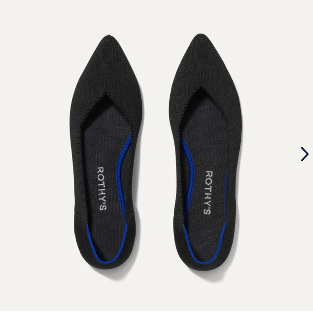 ✨Like New✨ Rothy’s “The Point” Black flat shoe